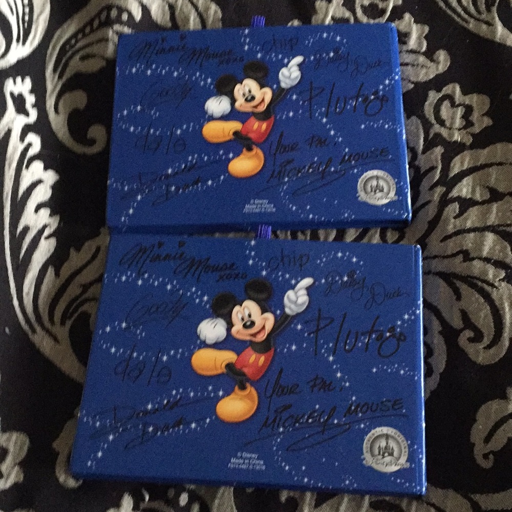 Disney autograph books - Picture 4 of 4